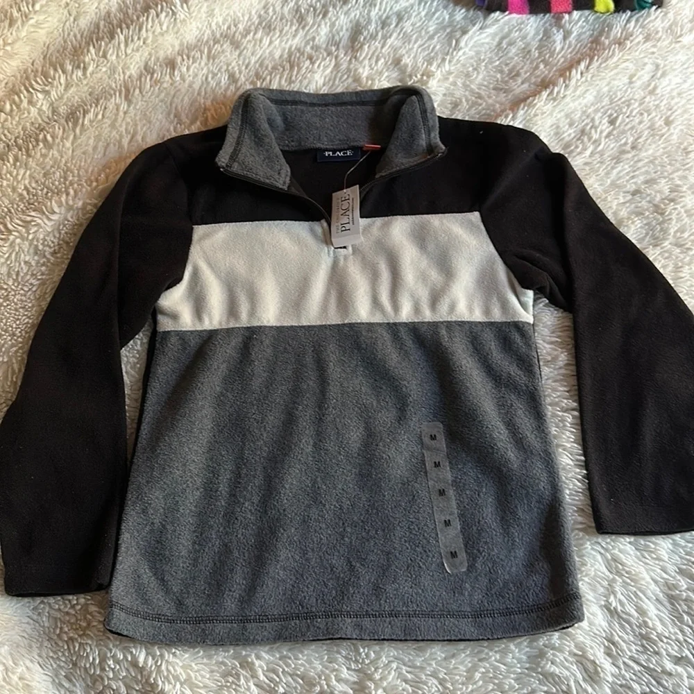 NWT boy long sleeves pull over for boy size M 7/8